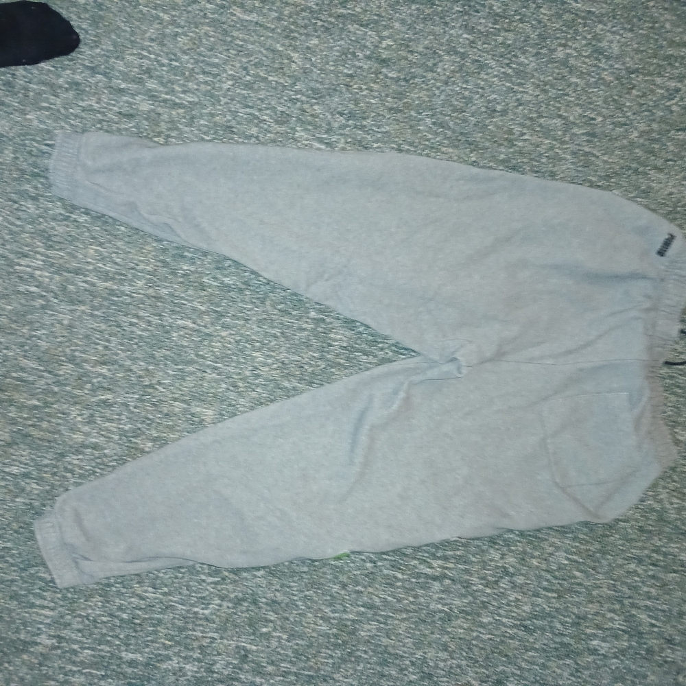 PUMA Sweatpants - Picture 4 of 5